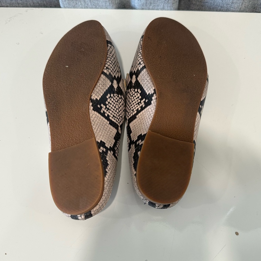 Susina Women's Snake Print flat mules. Size 8. Black and Cream - Picture 4 of 7